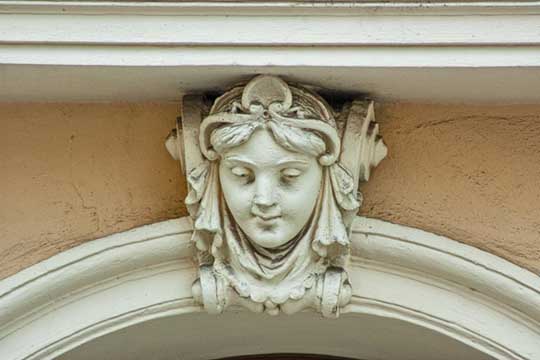 Residence Masna House Entrance Detail